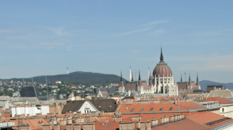 Hihetetlen milyen furcsa jelenség volt látható ma délelőtt a budapesti égbolton / Illusztráció: Northfoto