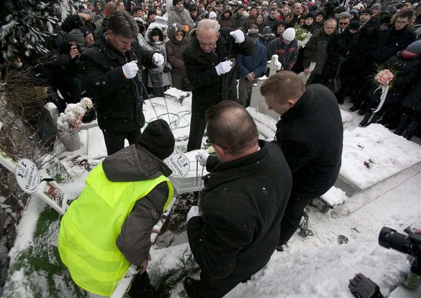 Żegnamy maleńką Madzię z Sosnowca. Oto jej ostatnia droga