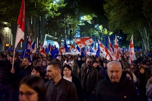 Hybrydowa wojna Rosji: Kreml zwiększa presję na wschodzie Europy