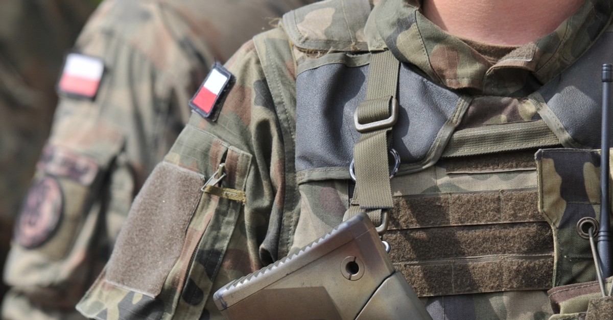 6300 zł plus dodatki na start. Takie zarobki czekają w wojsku w 2025 roku