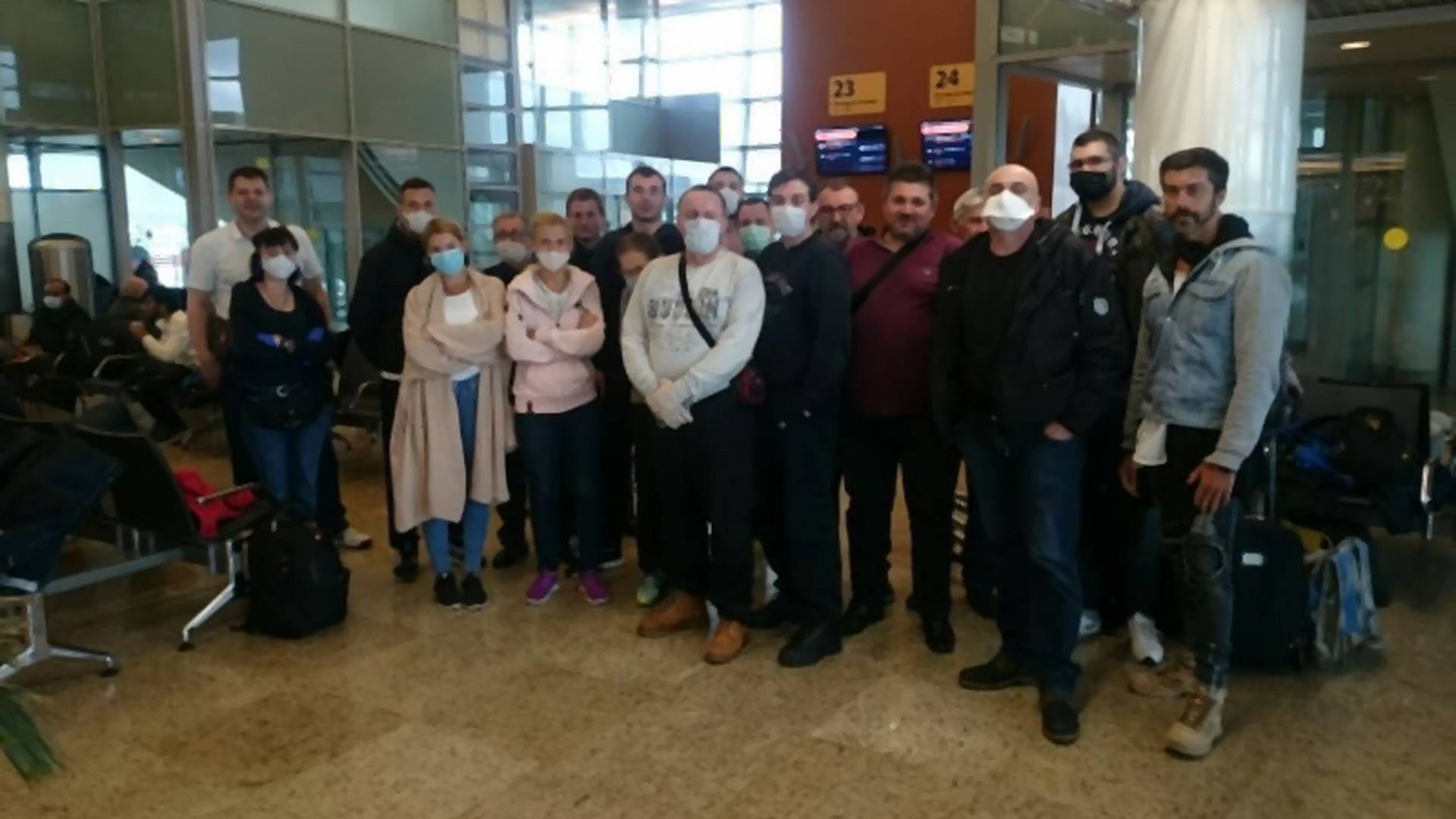 Grupa državljana Srbije zaglavljena na aerodromu u Moskvi: "Smrzavamo se i čekamo više od 15 sati na vaučer za hranu"