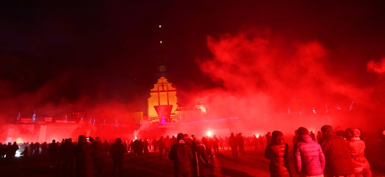 Rękoczyny na Jasnej Górze. Kibice podczas pielgrzymki zaatakowali protestujących Obywateli RP [FOTO]