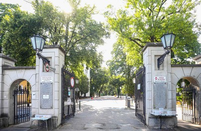 Warszawa uruchamia 28 specjalnych linii na Wszystkich Świętych. Autobusy co 2 minuty
