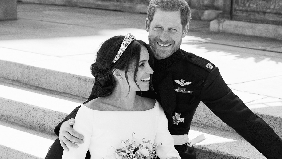 Na Instagramie opublikowano kartkę, jaką wysłali Meghan Markle i książę Harry w podziękowaniu za ślubne życzenia.