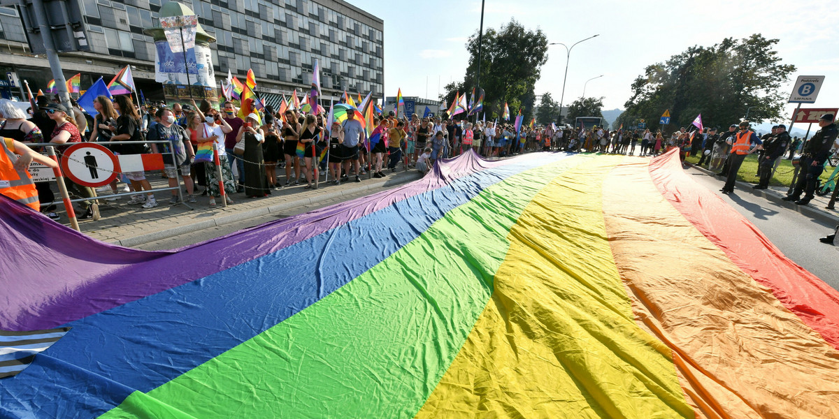 Małopolska uchwała anty-LGBT pozostaje ważna. Radni sejmiku jej nie odrzucili. Debata przed głosowaniem trwała ponad cztery godziny. 