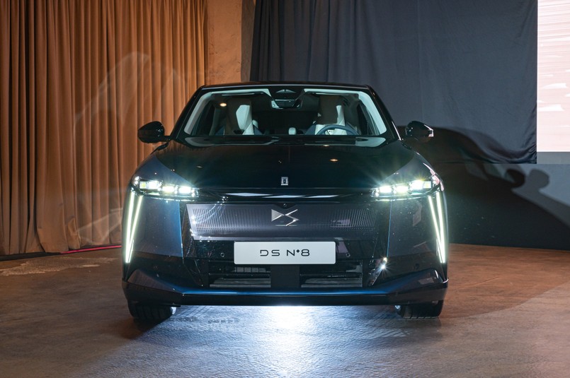 DS 8