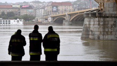 Węgry: poszukiwania zaginionych po zatonięciu statku na Dunaju