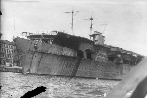 Bundesarchiv Bild 134-B0676, Flugzeugträger  Graf Zeppelin 