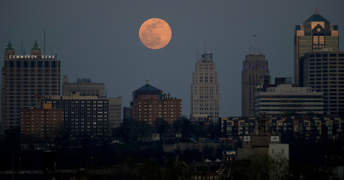 The 2023 harvest moon is also the last supermoon of the year. Here's ...