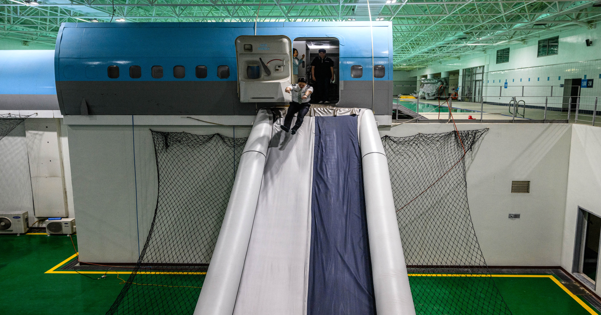 Flight attendant tells child slides are for when people die