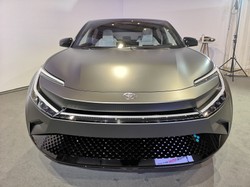Toyota inwestuje miliardy w stały elektrolit! Oto rewolucja z Japonii