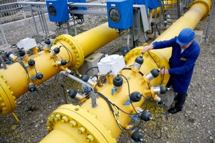 Restrykcyjna regulacja cen utrudnia rozwój rynku gazu w Polsce