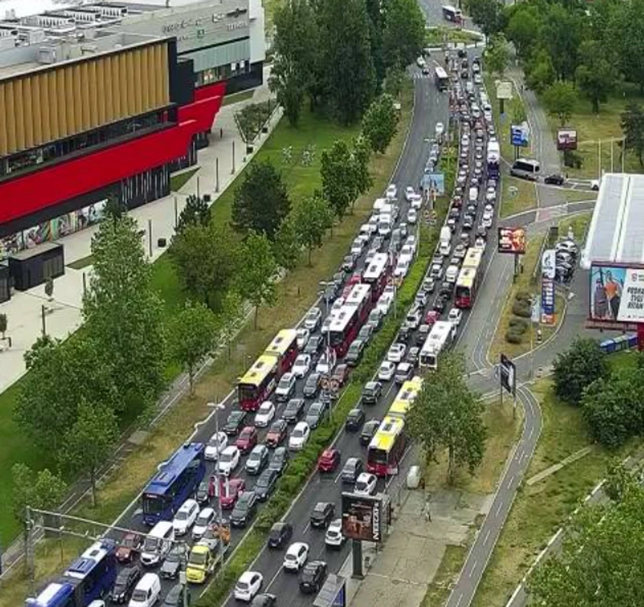 Gužve u Bulevaru Mihajla Pupina