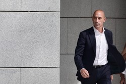 Były prezes hiszpańskiej federacji z zakazem zbliżania się do Jenni Hermoso