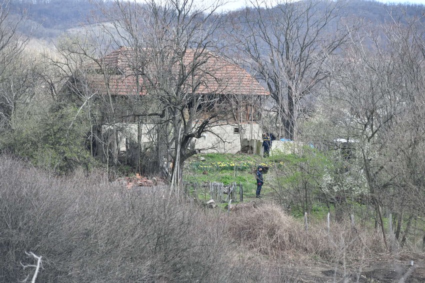 Uprkos obustavljanju terenske potrage za Dankom, policija i dalje deo oko kuće gde je nestala