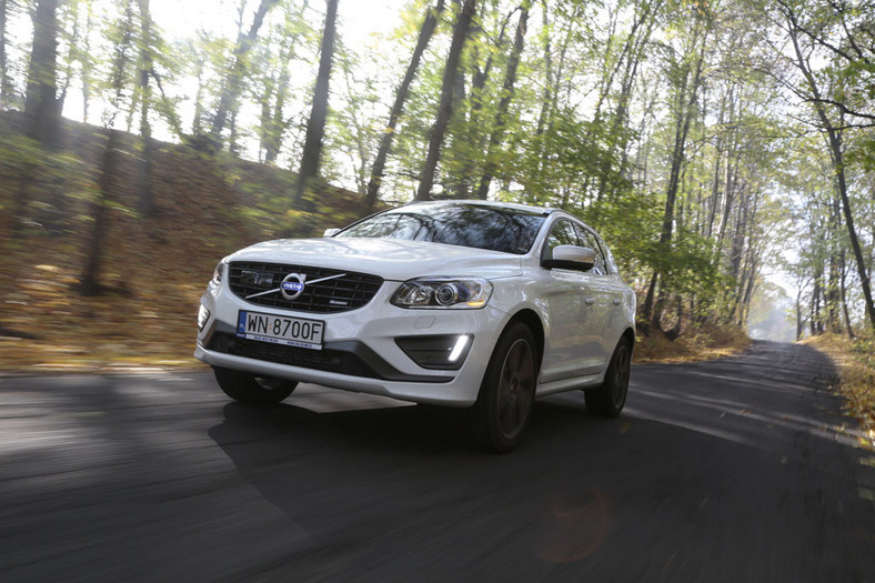 Volvo XC60 T5 R-Design - Autostradowa terenówka