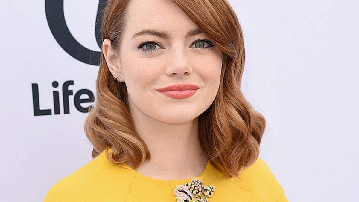 Koronawirus: Emma Stone musiała przełożyć ślub. Kiedy wyjdzie za mąż? [ZDJĘCIA]