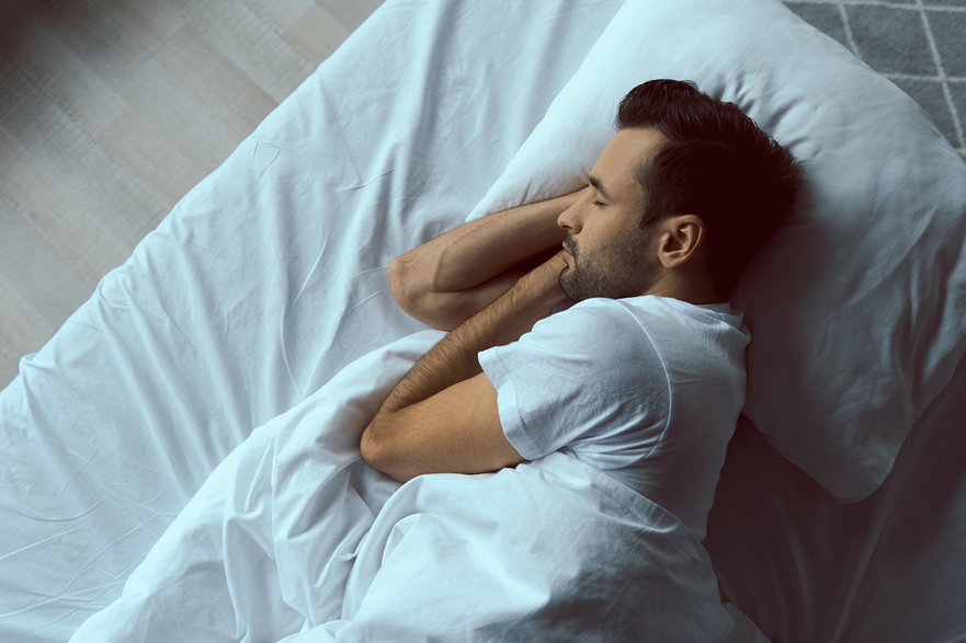 Poziom testosteronu w osoczu wykazuje zmienność dobową, a szczyt osiąga podczas snu