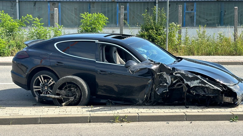 Silovit sudar poršea i opela u Čačku