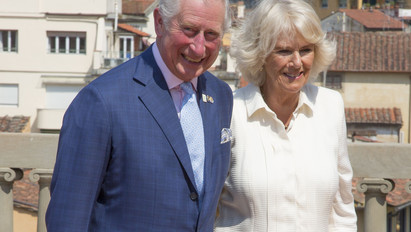 Camilla rettegésben: döbbenetes titkok derültek ki Károly hercegék esküvőjéről