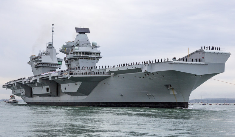Marynarka wojenna (na zdjęciu lotniskowiec HMS Queen Elizabeth)
