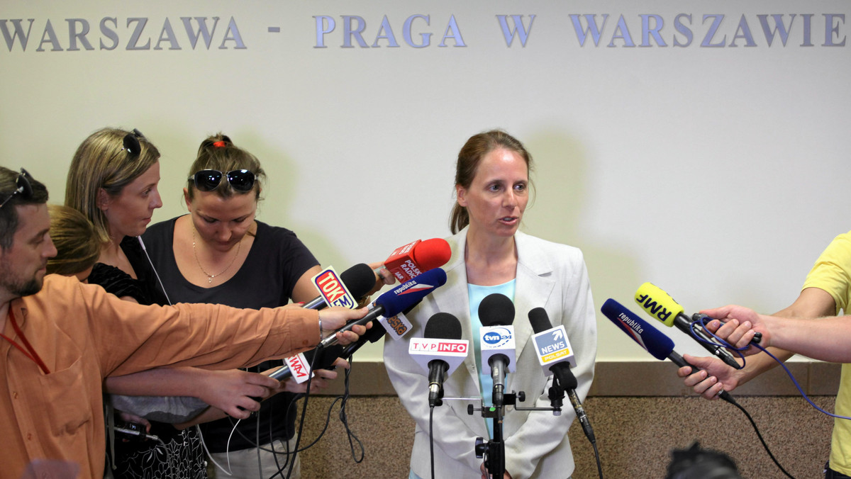 Pierwsze dwa stenogramy nagrań nielegalnych podsłuchów, które opublikowała w połowie czerwca redakcja "Wprost" wpłynęły do prokuratury z Biura Badań Kryminalistycznych ABW - poinformowała rzecznik prokuratury okręgowej Warszawa-Praga Renata Mazur.