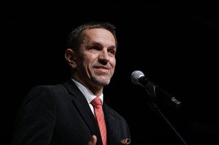 Góra się nie zawali, ale się wykrusza. Erozja obozu władzy postępuje [WYWIAD z Jarosławem Flisem]