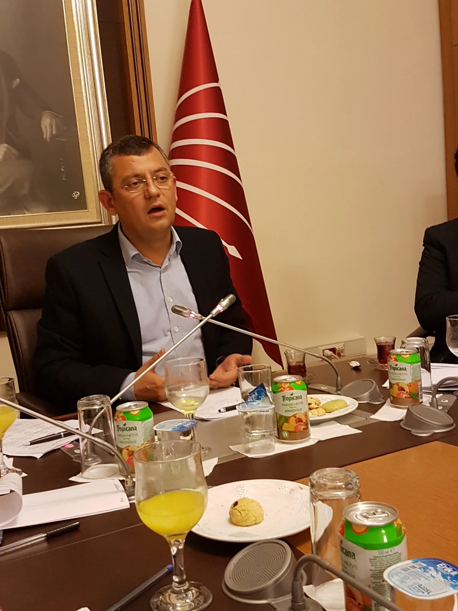 Lider opozicione CHP partije Ozgur Ozel poručio je nakon pobede da nema gubitnika na izborima u Turskoj