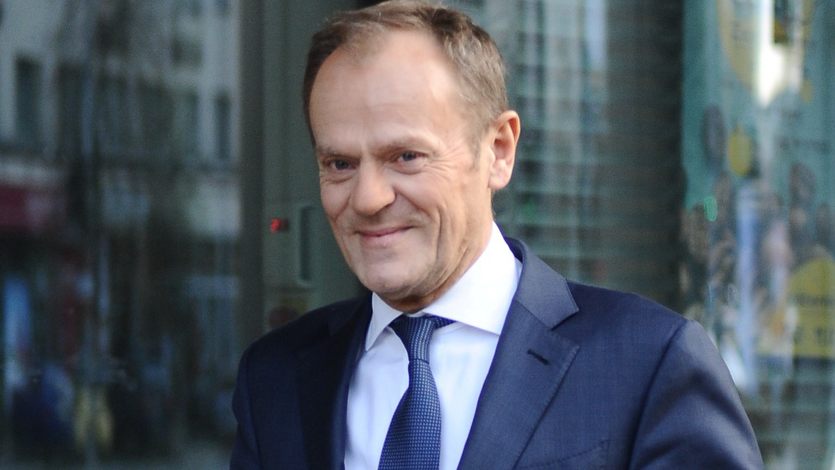 Donald Tusk na rodzinnym zdjęciu z WNUKAMI. Wspomniał o paparazzi