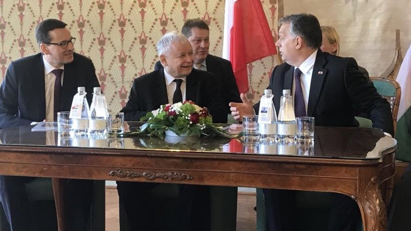 Jarosław Kaczyński w Budapeszcie na odsłonięciu pomnika smoleńskiego