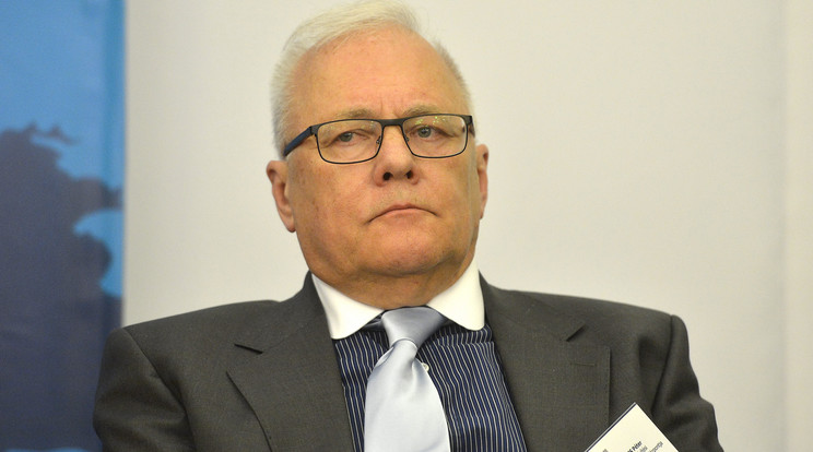 Balázs Péter egykori külügyminiszter válaszolt a Blikk kérdéseire / Fotó: MTI-Illyés Tibor