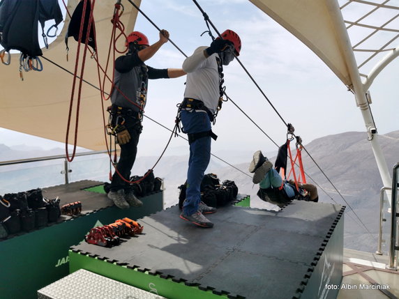 Najdłuższa tyrolka na świecie Zipline Jebel Jais w regionie Ras al-Chajma, ZEA