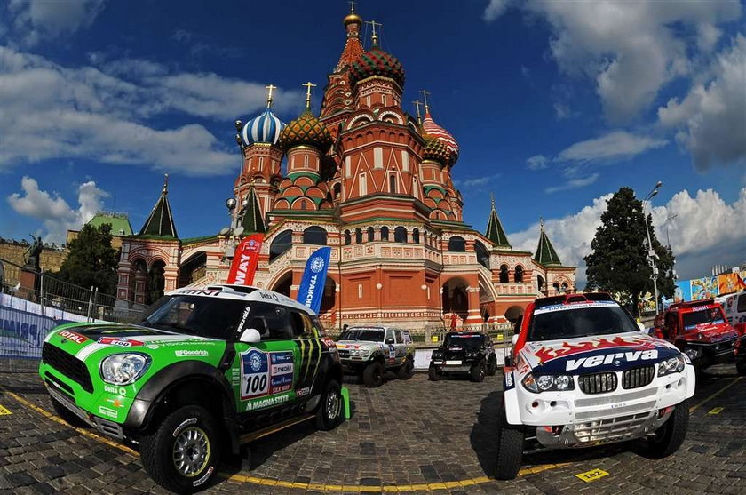 Krzysztof Hołowczyc wygrał rajd Silk Way Rally