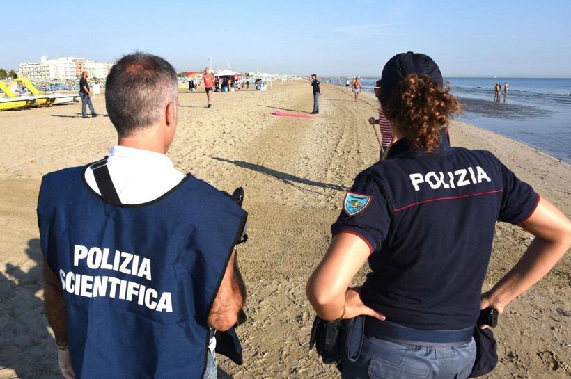 W nocy z piątku na sobotę 26-letnia Polka i jej mąż zostali napadnięci na plaży w Rimini przez czterech mężczyzn pochodzących prawdopodobnie z północnej Afryki.