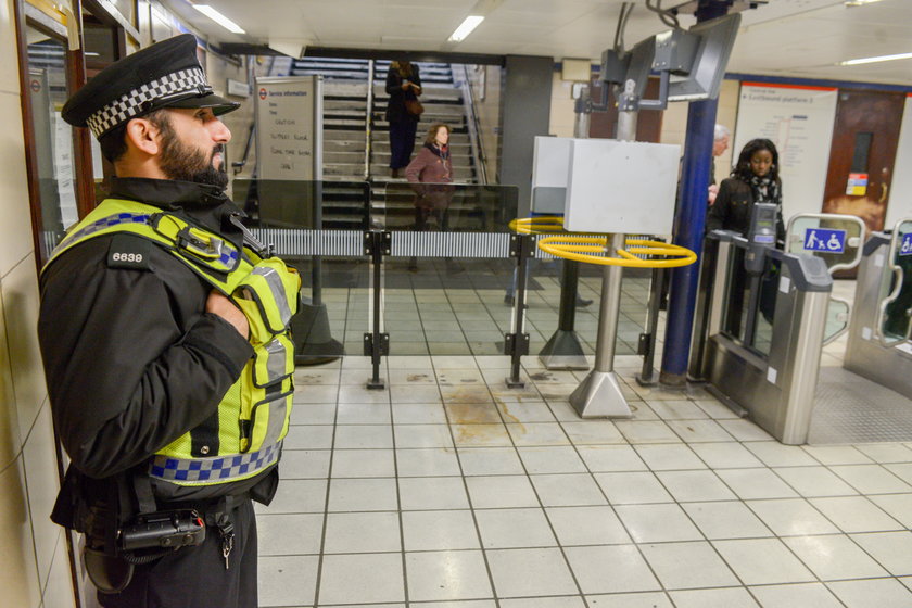 Atak nożownika w londyńskim metrze