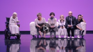 Spektakl na wieczór: 'Między nami dobrze jest' Grzegorza Jarzyny [TEATR ONLINE]