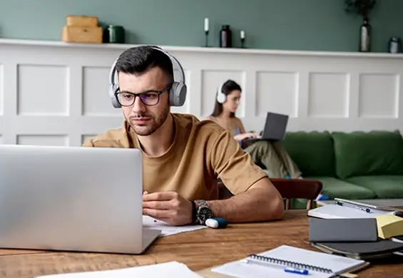 Prawo, Psychologia, Zarządzanie, informatyka. Wygodne ale wymagające studia RealTime – co to oznacza?