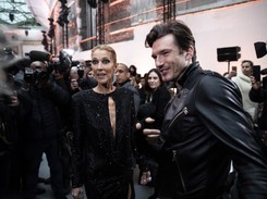 'Niech ktoś da jej burgera'. Przeraźliwie szczupła Celine Dion w Paryżu. FOTO