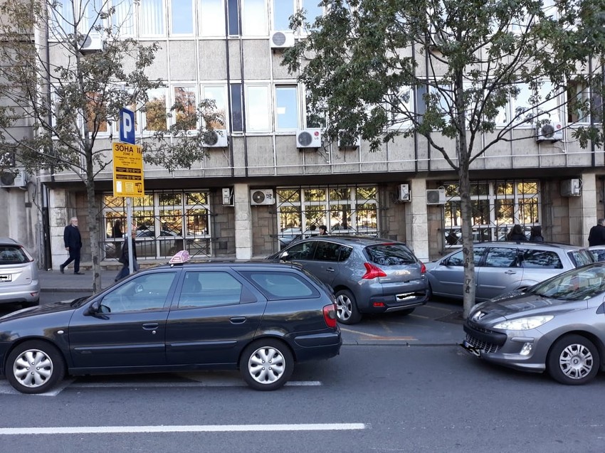 Blokirani vozači u Nemanjinoj ulici