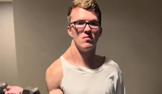 Vežbao samo jednu stranu tela