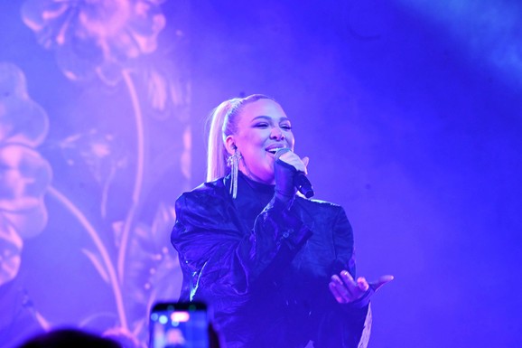 MILICA TODOROVIĆ HITNO PREKINULA KONCERT Muzika stala, ona se obratila: "Šta radite? Posle ja da budem kriva"