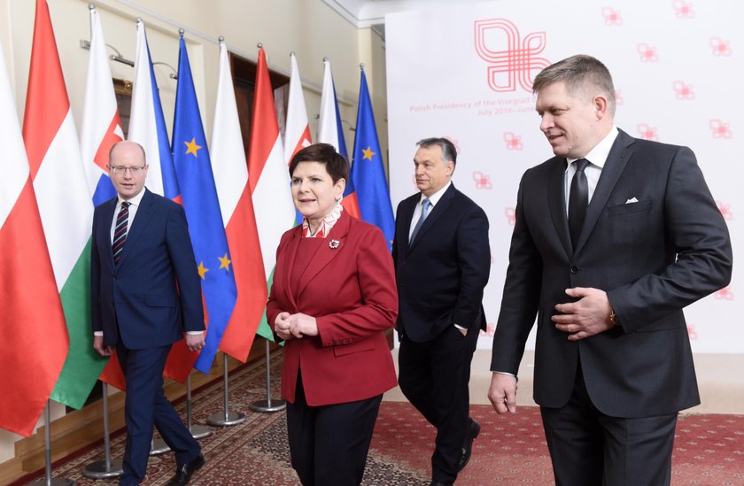 Szydło buduje koalicję przeciwko Tuskowi