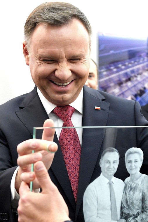 Listopad 2018 r., prezydent Andrzej Duda podczas wizyty w siedzibie ML System, w Zaczerniu pod Rzeszowem 