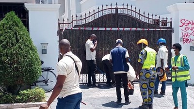 Building being sealed in Banana Island by officials of the Lagos State Building Control Agency (LASBCA) on Friday in Lagos. [NAN]