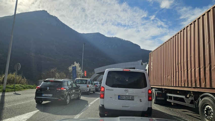 Manja čekanja na graničnom prelazu Gostun sa Crnom Goru