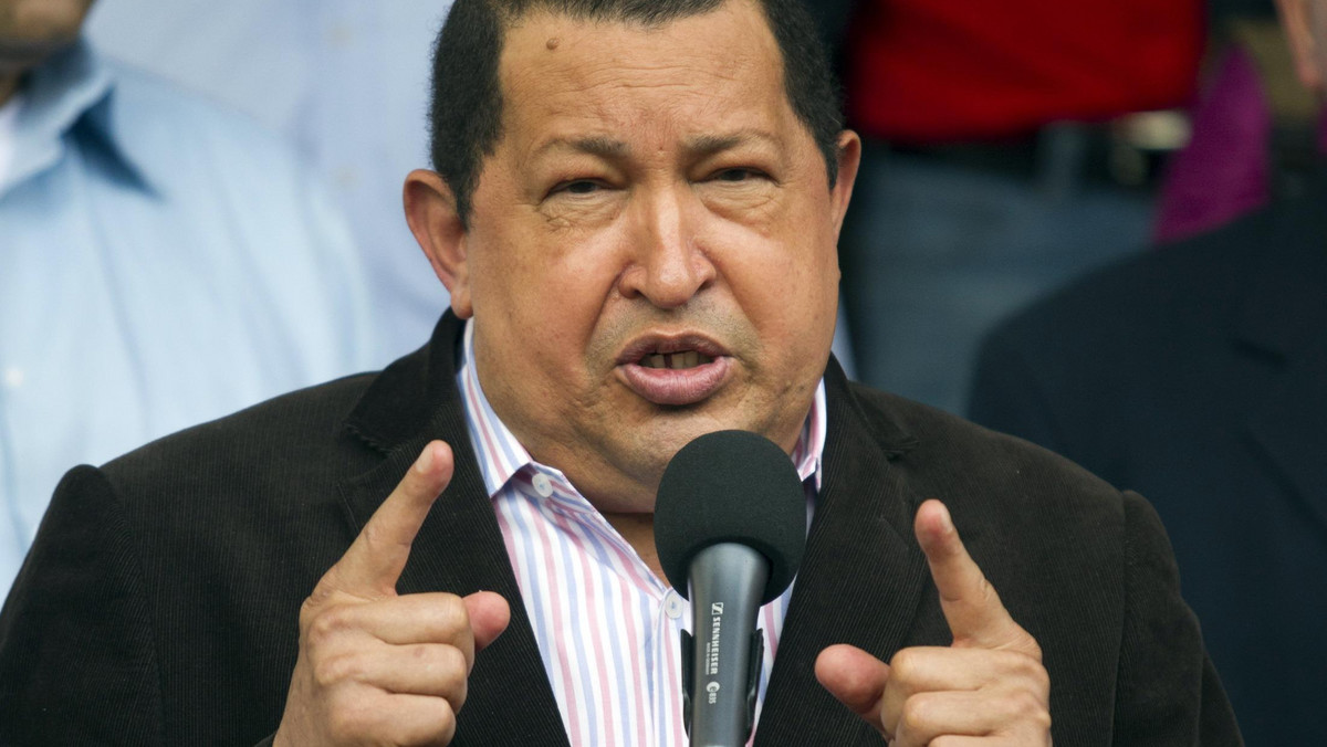 Prezydent Wenezueli Hugo Chavez będzie musiał się poddać kolejnej operacji. Poinformował on, że kubańscy lekarze znaleźli u niego "nową zmianę" w miejscu, w którym operowano go w zeszłym roku na raka.
