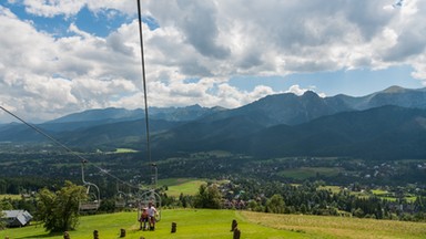 Zakopane: Mimo zakazu, na Gubałówkę wjeżdżają samochody. Winna... nawigacja