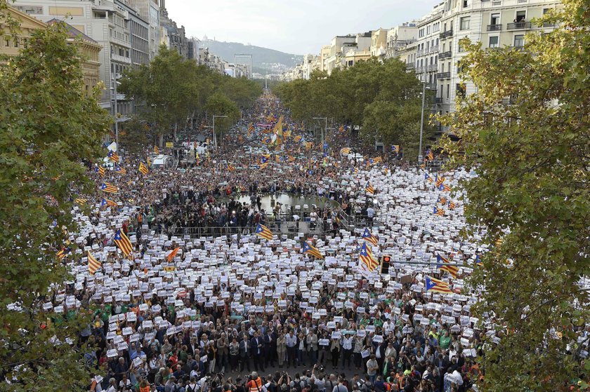 Tłumy na ulicach Barcelony