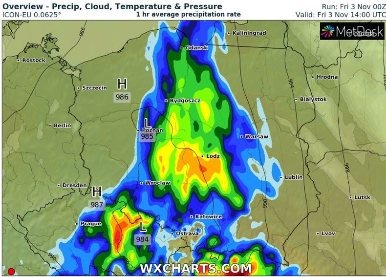 Na mapie widać deszczowe fronty