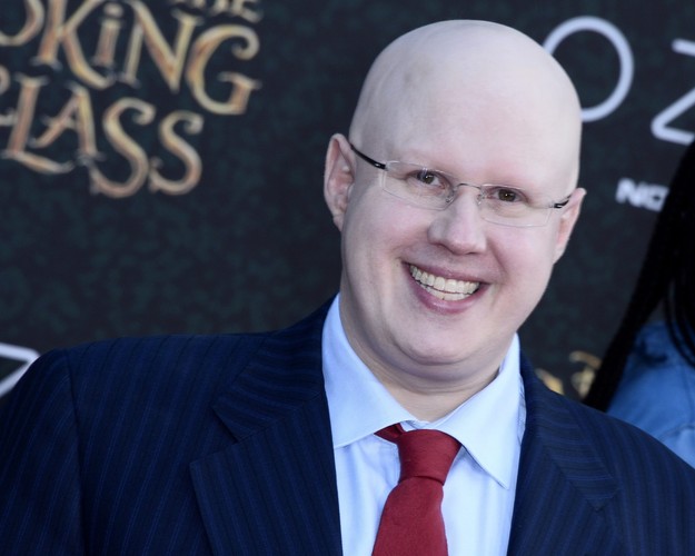 Matt Lucas na premierze 'Alicji po drugiej stronie lustra'
